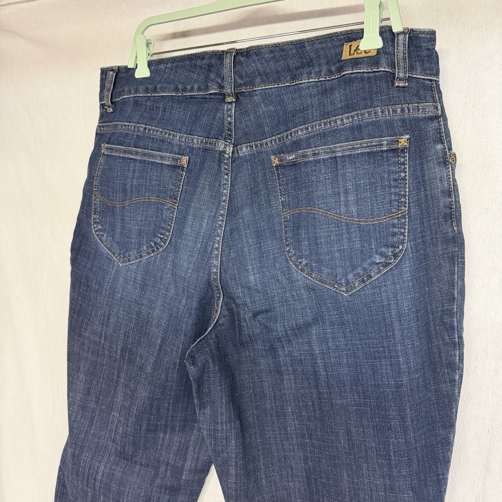 Lee Women's Blue Relaxed Fit Straight Leg Mid Rise Jeans Plus Sz 16/18 - Picture 5 of 13